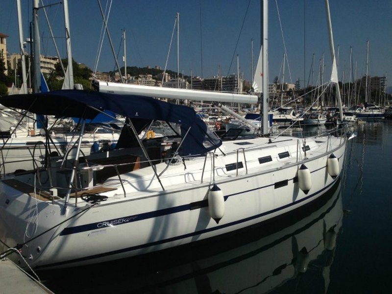 Barco de vela EN CHARTER, de la marca Bavaria modelo 45 y del año 2013, disponible en Muelle de la Lonja Palma Mallorca España